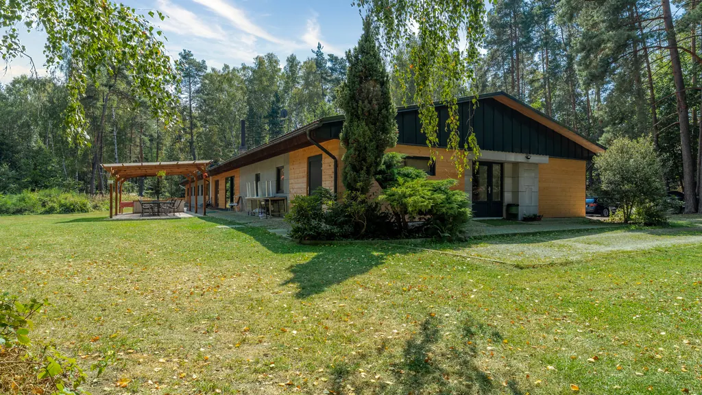 Hry na pozemku